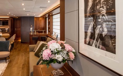 Velvette Cabin 23 Active Sedan