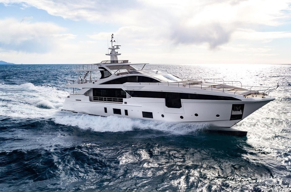 Azimut Lady Lau