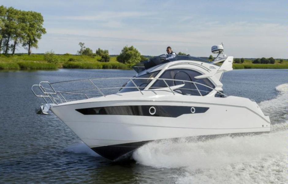 Galeon 300 Fly