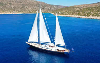 Perini Navi Tamarita