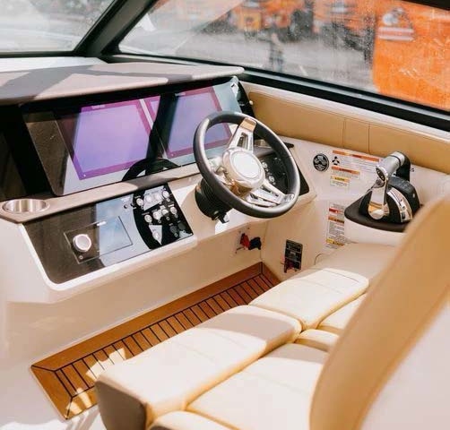 Sea Ray Sundancer 320 (2023)