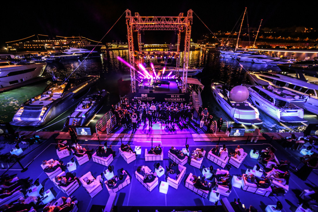 «Сумасшедшая ночь» в яхт-клубе Монако