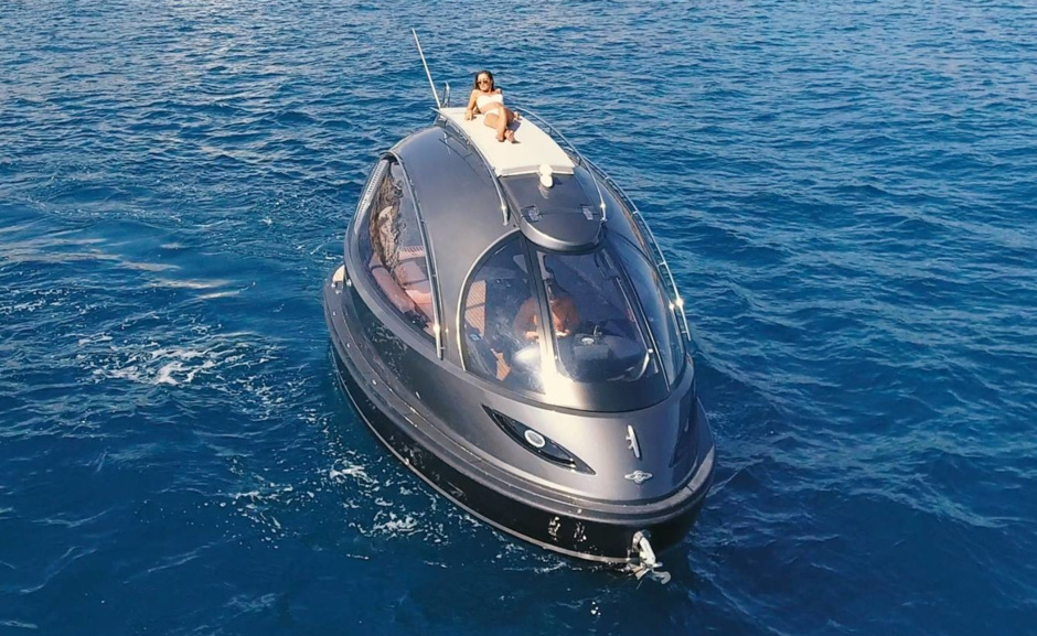 jet capsule mini yacht