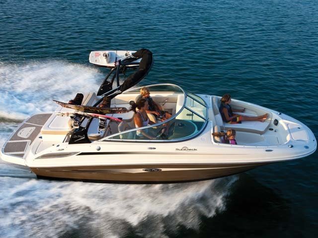 Sea Ray 220 Sundeck: Prices, Specs, Reviews and Sales Information - itBoat