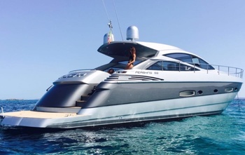 Pershing 58