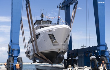 Custom Line Queen J III