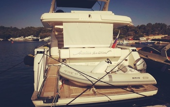 Ferretti 731