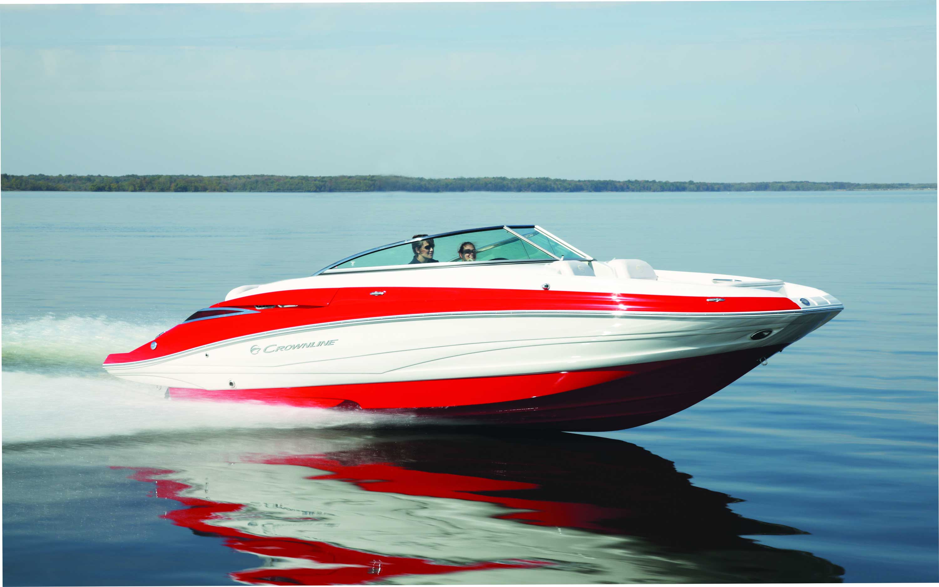 Катер имеющий. Crownline e4 eclipse. crownline e4 2017. crownline 350. катера crownline модельный ряд.