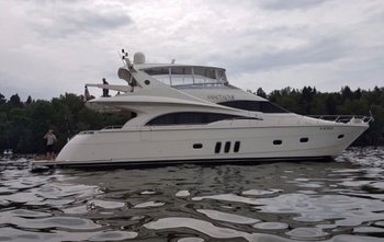 2008, Marquis 690