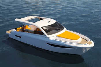 Bavaria Yachts presented the first model with an outboard engine.