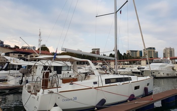 Beneteau Oceanis 38
