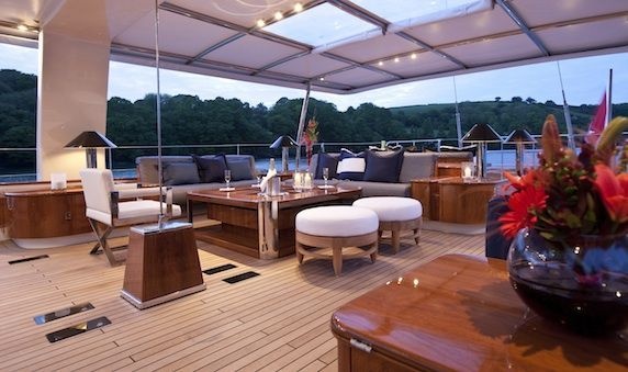 The guys at Barracuda YD made it clear: the main thing in the fight to buy a modern sailing superyacht is to provide an unprecedented level of comfort.