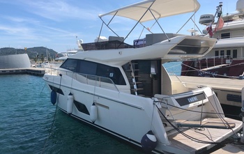 Ferretti 450