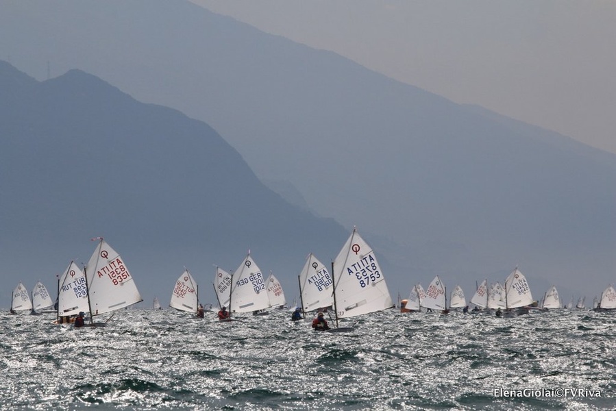 Russian wins bronze at the world's largest singleclass regatta Lake