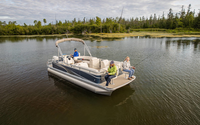 Avalon Venture Cruise Bow Fish 20