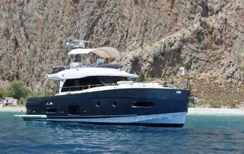 Azimut Magellano 53