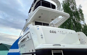 Meridian 341 Sedan (2005)