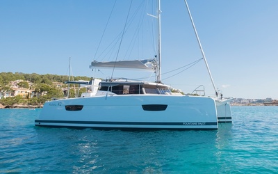 Fountaine Pajot Astréa 42