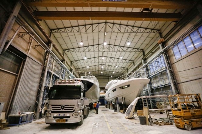 Azimut 80 at the shipyard