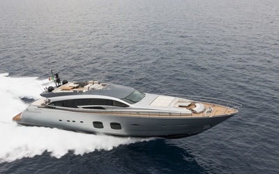 Pershing 108