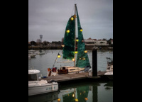 Another nontrivial option. Green Christmas tree sails!