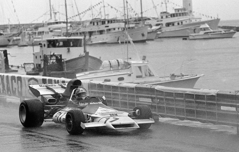 1972 год: к яхтенной тусовке в Монако присоединяются моторные яхты. Болиды F1 выглядят современнее, то же можно сказать о яхтах: через год после этой гонки Джон Банненберг спроектирует The One, до сих пор считающуюся образцом стиля.