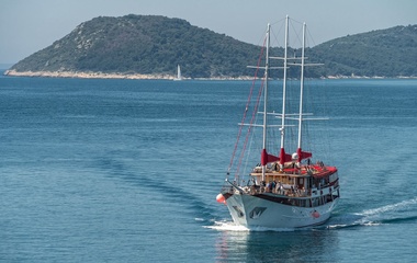 Custom Boats Barbara