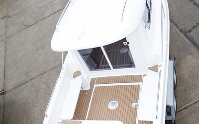 Manara 21 Pilothouse