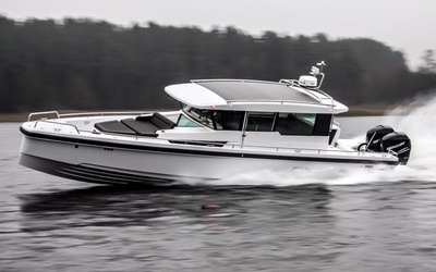 Axopar 37 Cabin