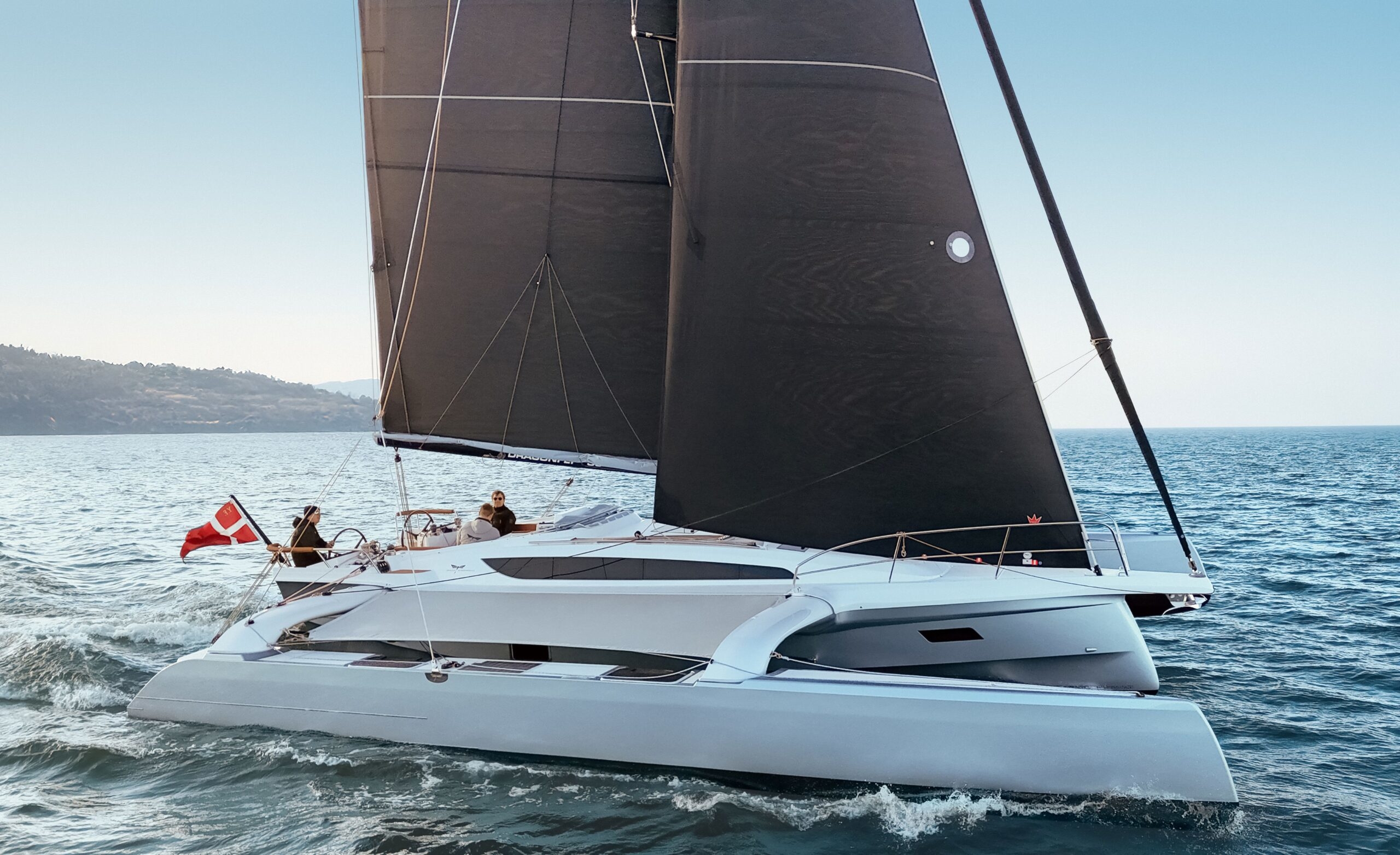 Dragonfly 36: Prices, Specs, Reviews and Sales Information - itBoat