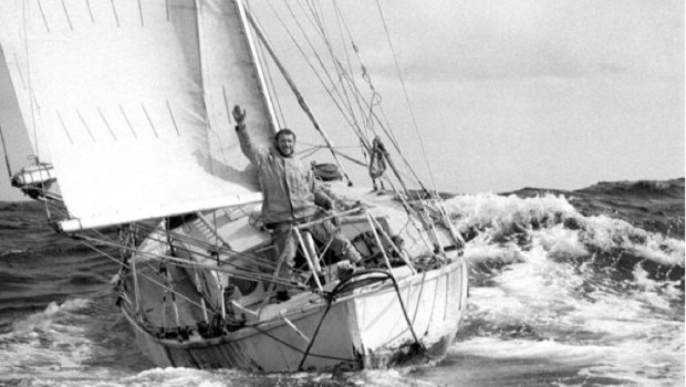 Sir Robin called the idea of the retro race great - victory in it depends only on personal qualities, not the size of the budget. The photo shows Robin Knox-Johnston on Suhaili half a century ago...