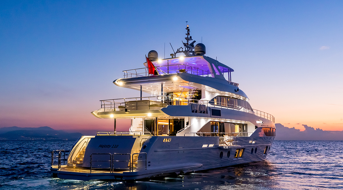 majesty 110 yacht price