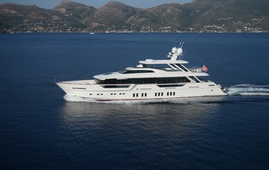 Mengi-Yay Yachts REM