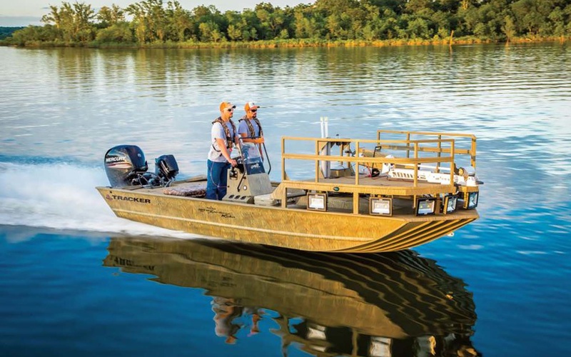 Tracker Grizzly 2072 CC Sportsman Kicker