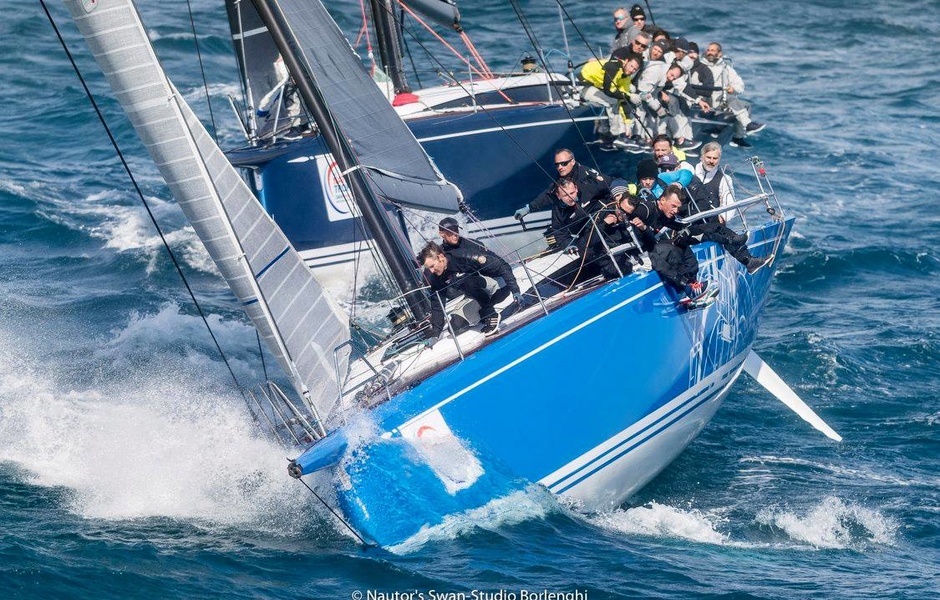 Bronenosec на Monaco Swan Obe Design
