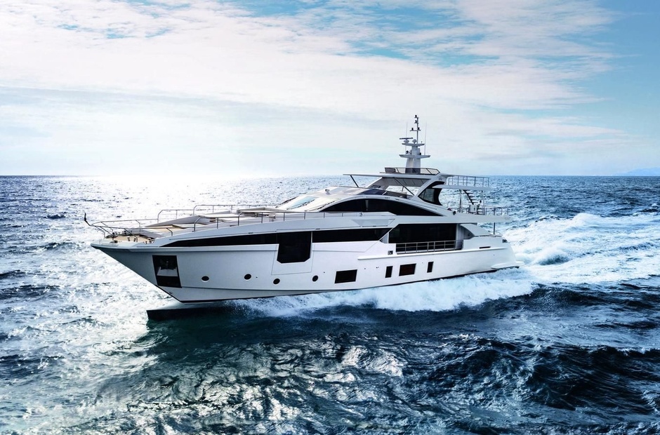 Azimut Lady Lau