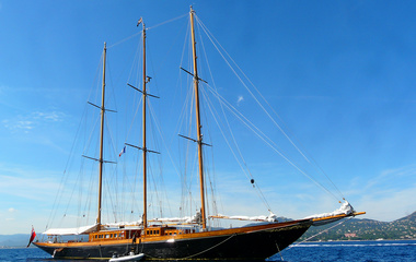 Camper & Nicholsons  Creole