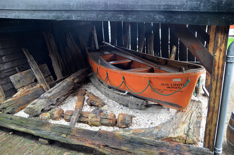 There were large exhibits. This is a lifeboat from a real shipwreck.