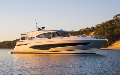 Riviera 6800 Sport Yacht Platinum Edition