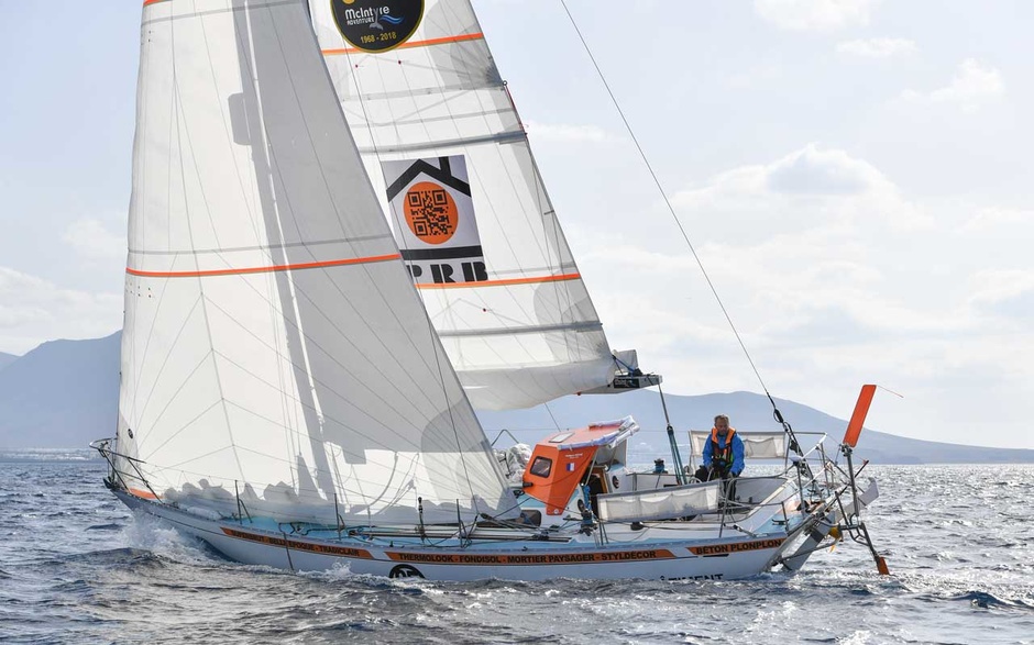Philippe Pesce returns on his Rustler 36 PRB to the mandatory mark at Lanzarote.