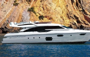 Ferretti 690