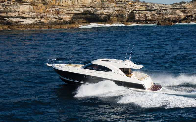 Riviera 5000 Sport Yacht
