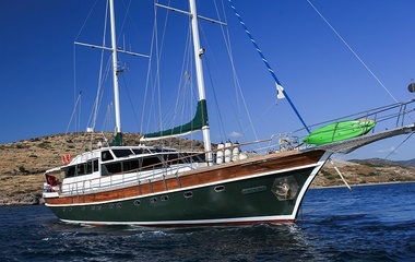 Custom Boats Golden Glory