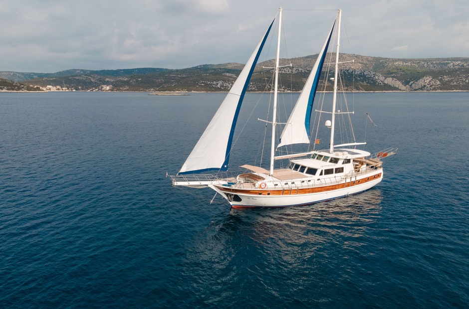 Custom Boats Sea Breeze