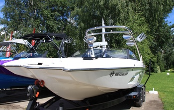 Malibu Wakesetter 22 MXZ