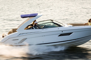Cruisers Yachts 338 Bow Rider