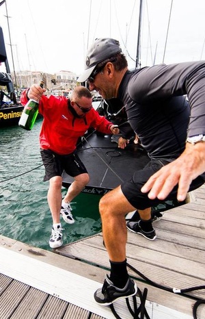 &laquo;Hold me, Volodya, I've got champagne!&raquo;