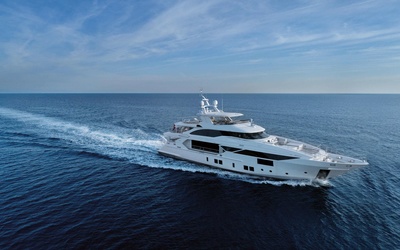 MCP Yachts 40