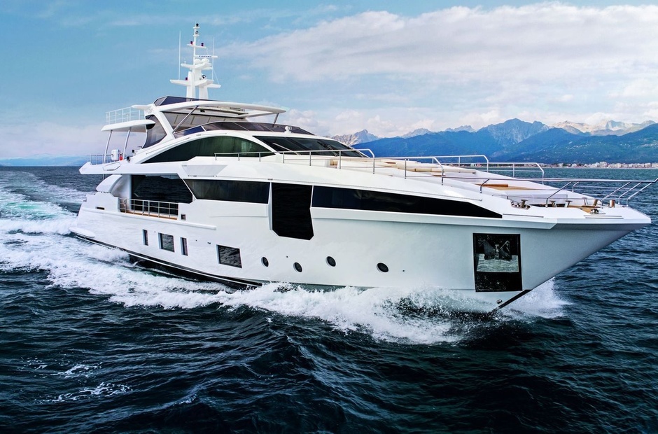 Azimut Lady Lau