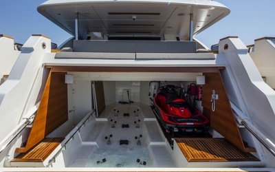 Custom Line Navetta 33